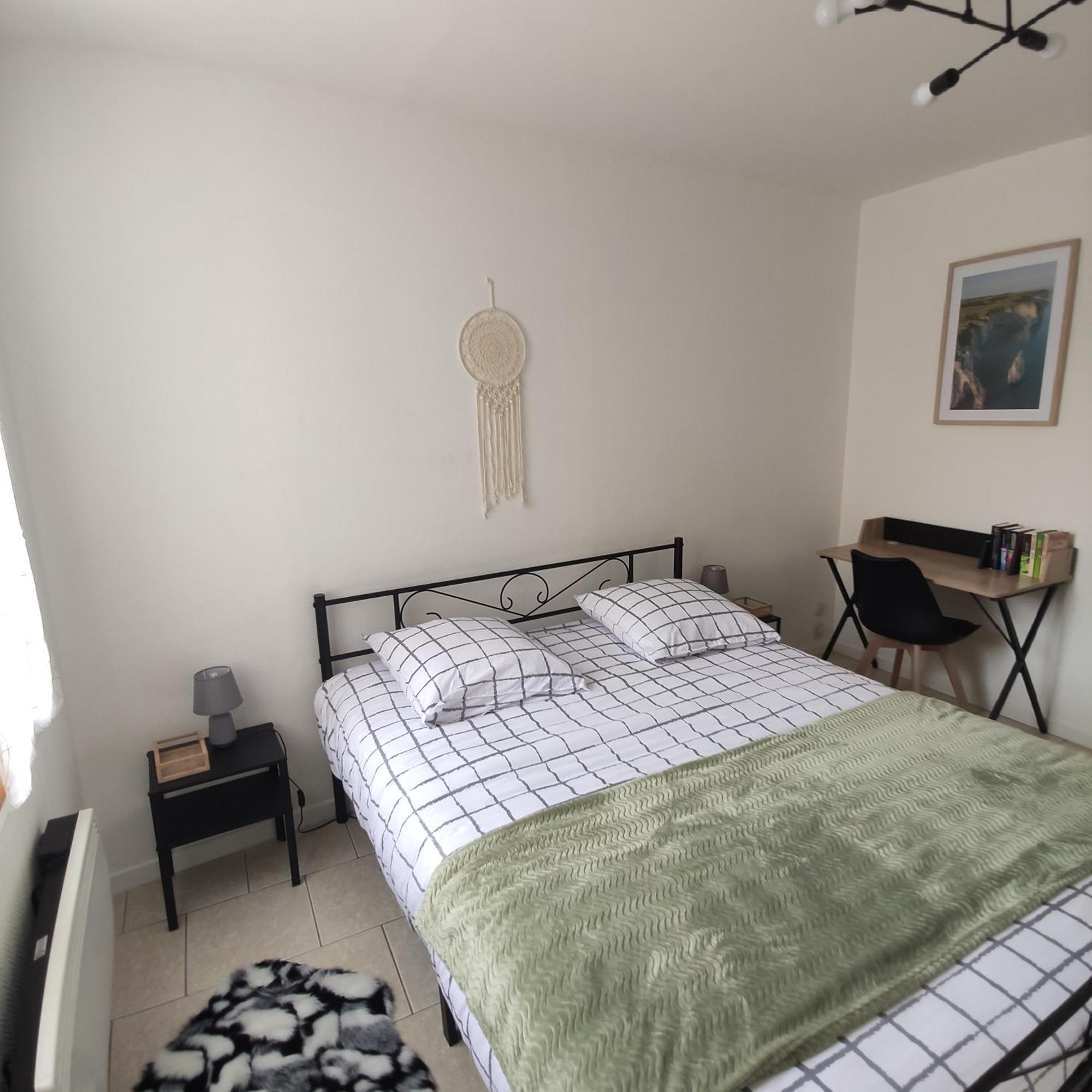 Apartamento Dans Le Centre Historique Noyon Exterior foto